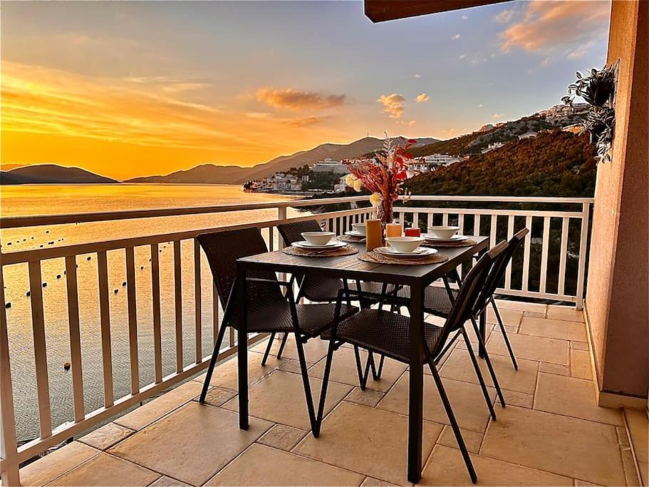 Beautiful Fully Renovated Apartment By The Sea, Large Balcony With Enchanting Views Neum Extérieur photo