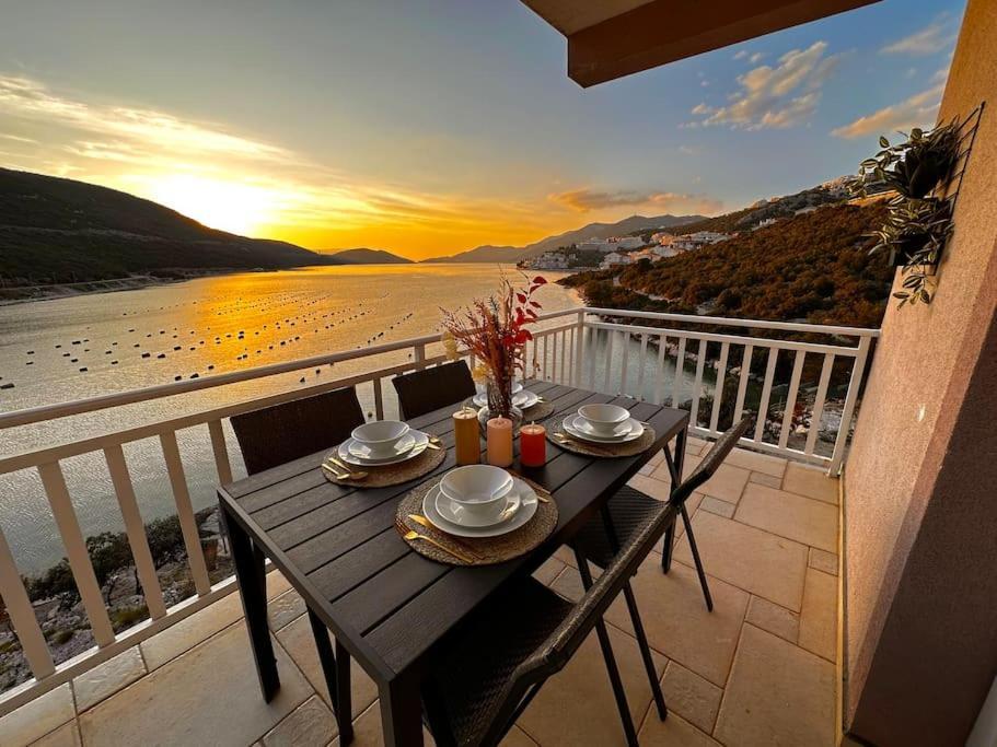 Beautiful Fully Renovated Apartment By The Sea, Large Balcony With Enchanting Views Neum Extérieur photo