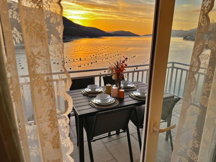 Beautiful Fully Renovated Apartment By The Sea, Large Balcony With Enchanting Views Neum Extérieur photo