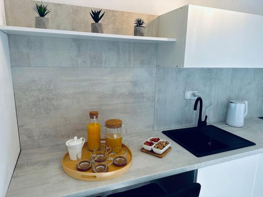 Beautiful Fully Renovated Apartment By The Sea, Large Balcony With Enchanting Views Neum Extérieur photo